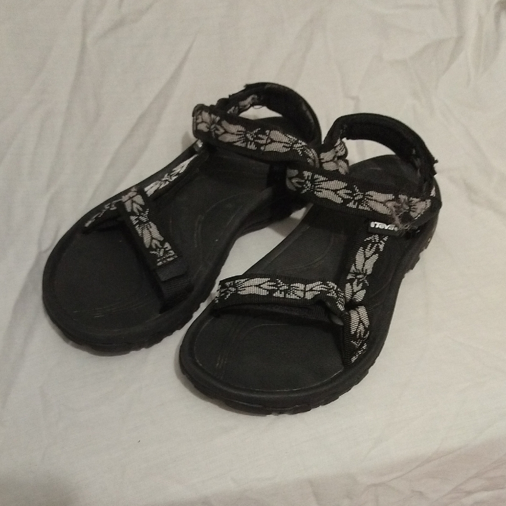Teva Hurricane XLT Black Sz 6